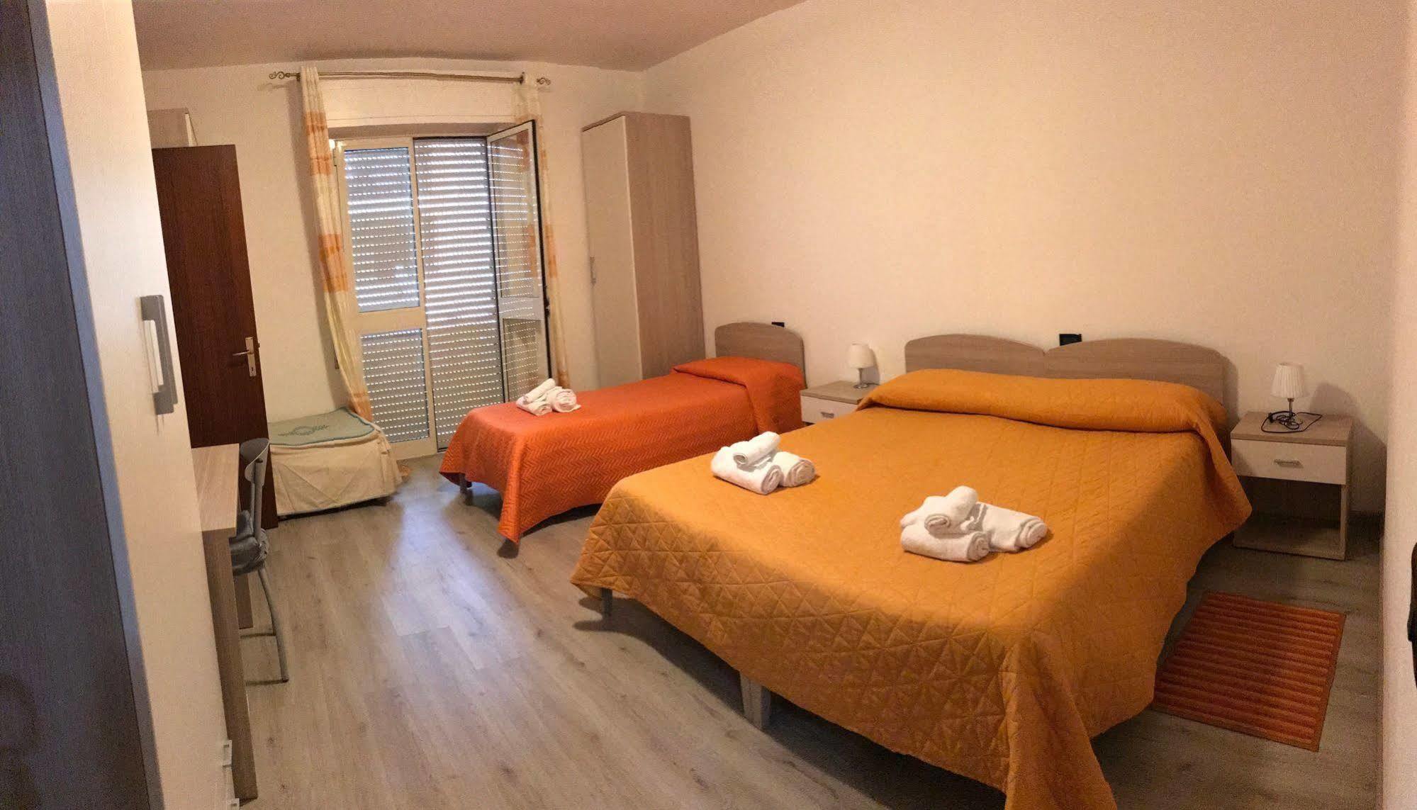 Raxul Room Sestu Екстериор снимка